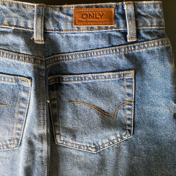 Cute denim mini skirt - Picture 5 of 8